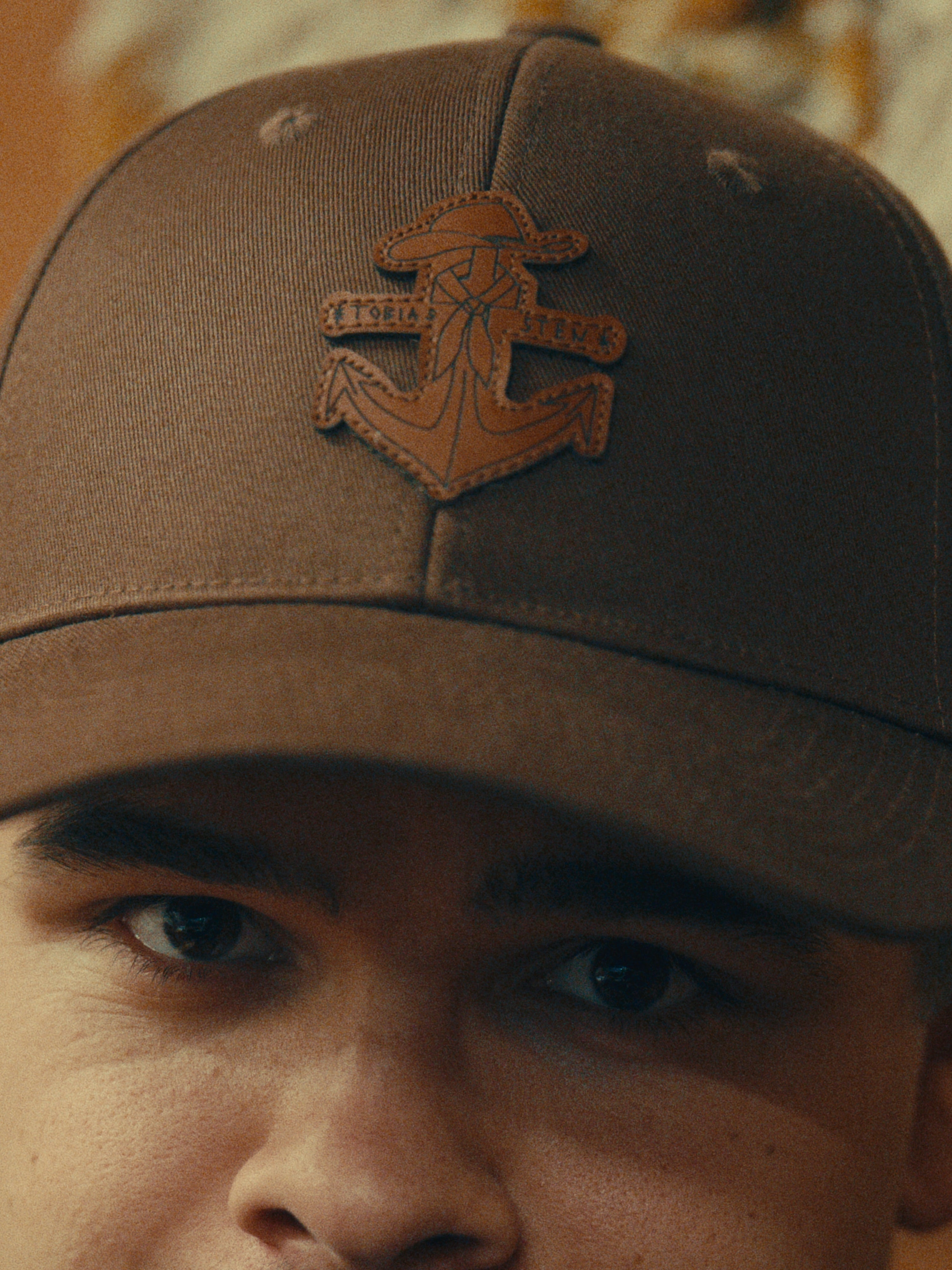 Caps
